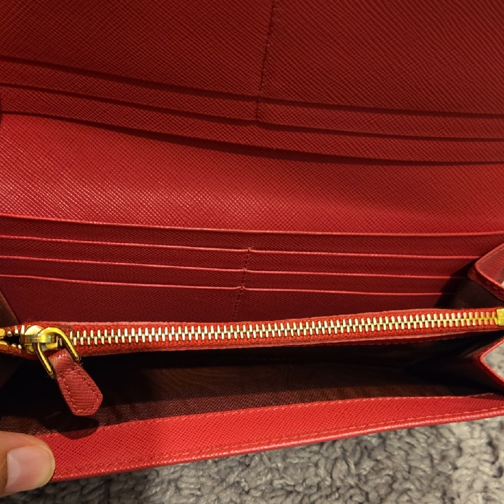 Prada Red Wallet - Picture 4 of 7